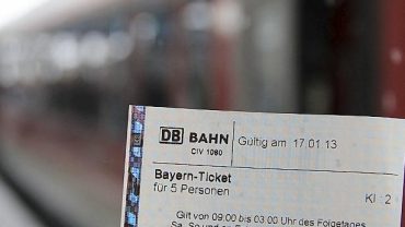 How to Buy a German Train Ticket in English